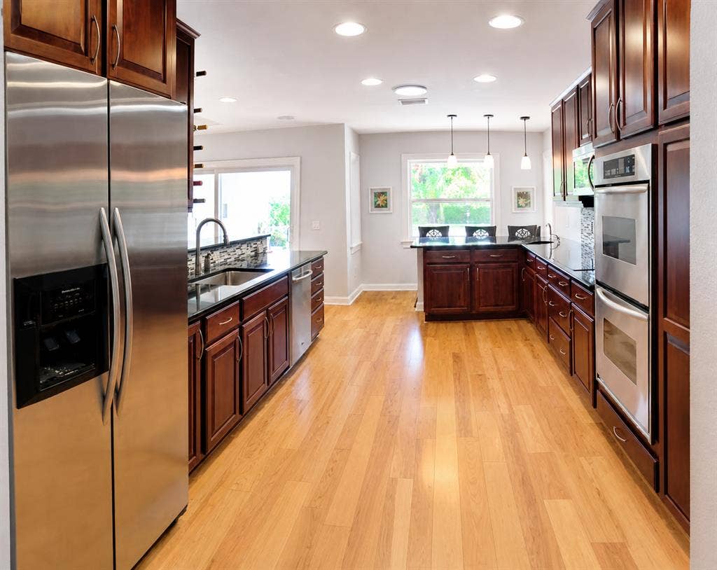 Looking for Female Roommate