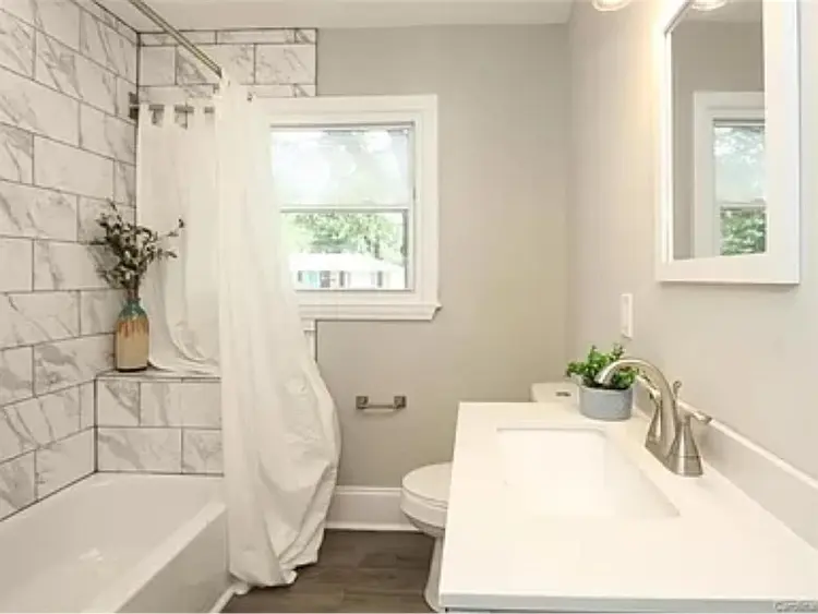 Near Noda $900 Utilities Included