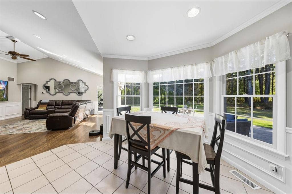Looking for a roommate!