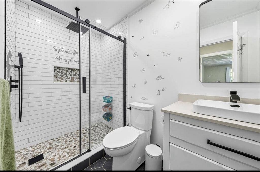 Looking for a roommate!