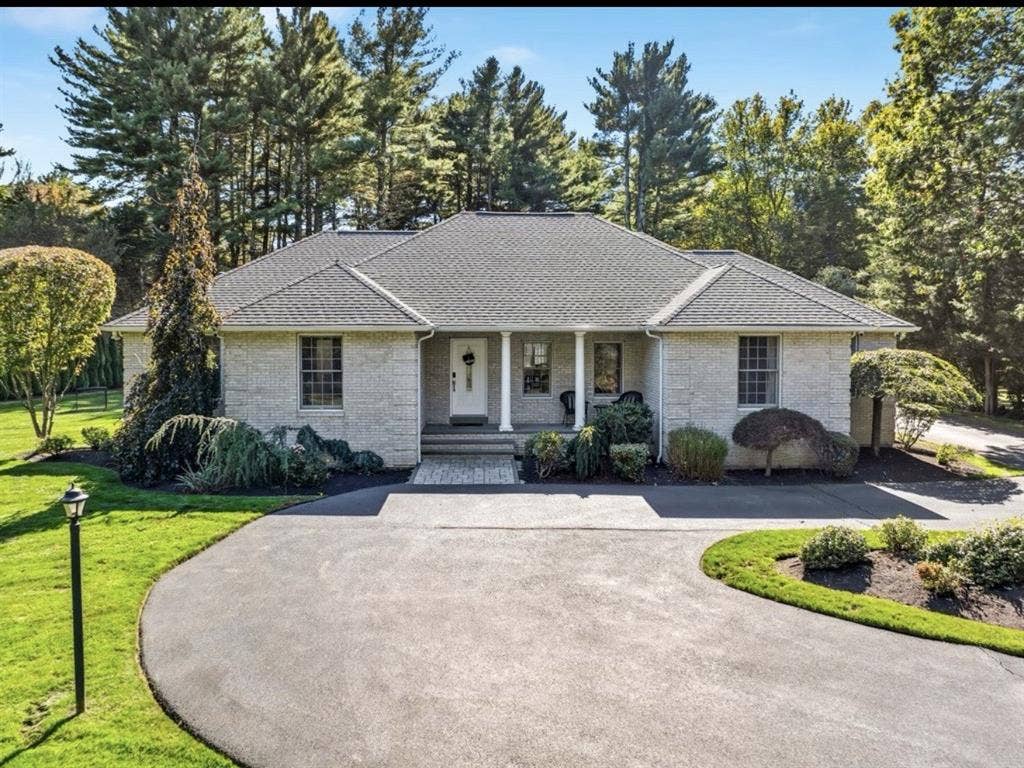Looking for a roommate!