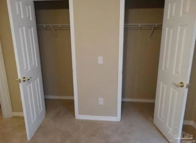 Female Roommate Wanted