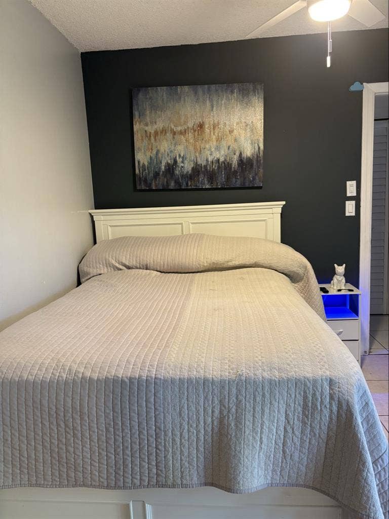 ROOM FOR RENT!