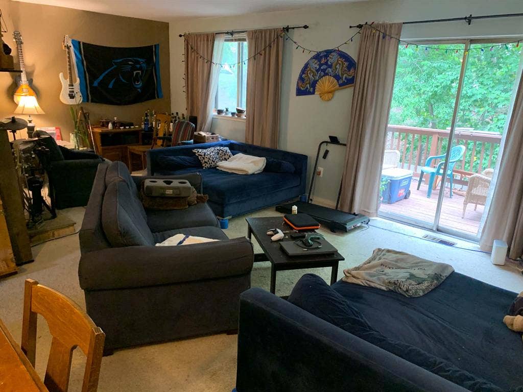 Looking for two roommates