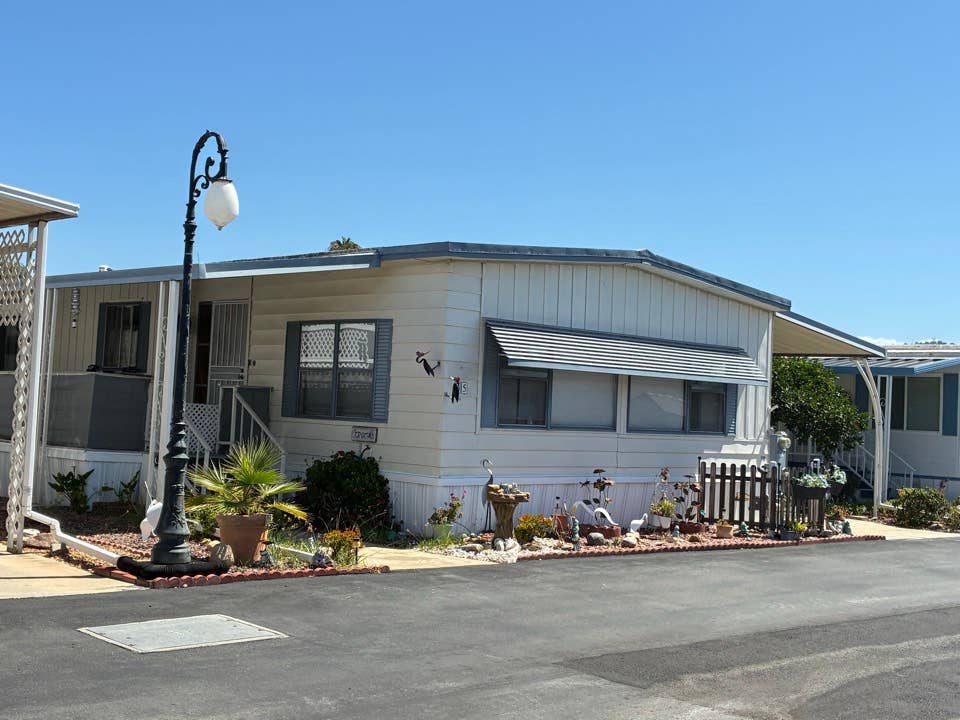 Room for rent in over 55 community