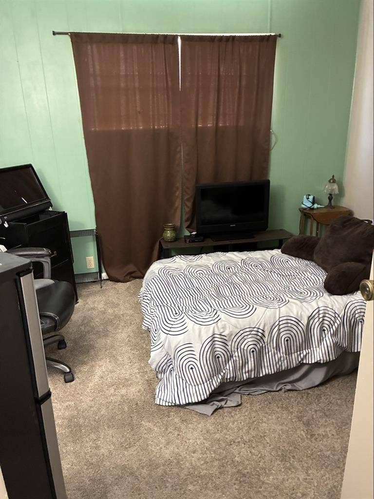 Room for rent in over 55 community