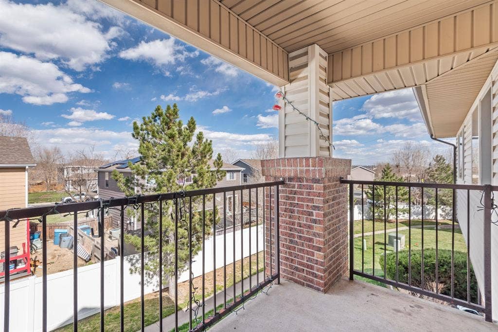 Private master suite, gated, $1200