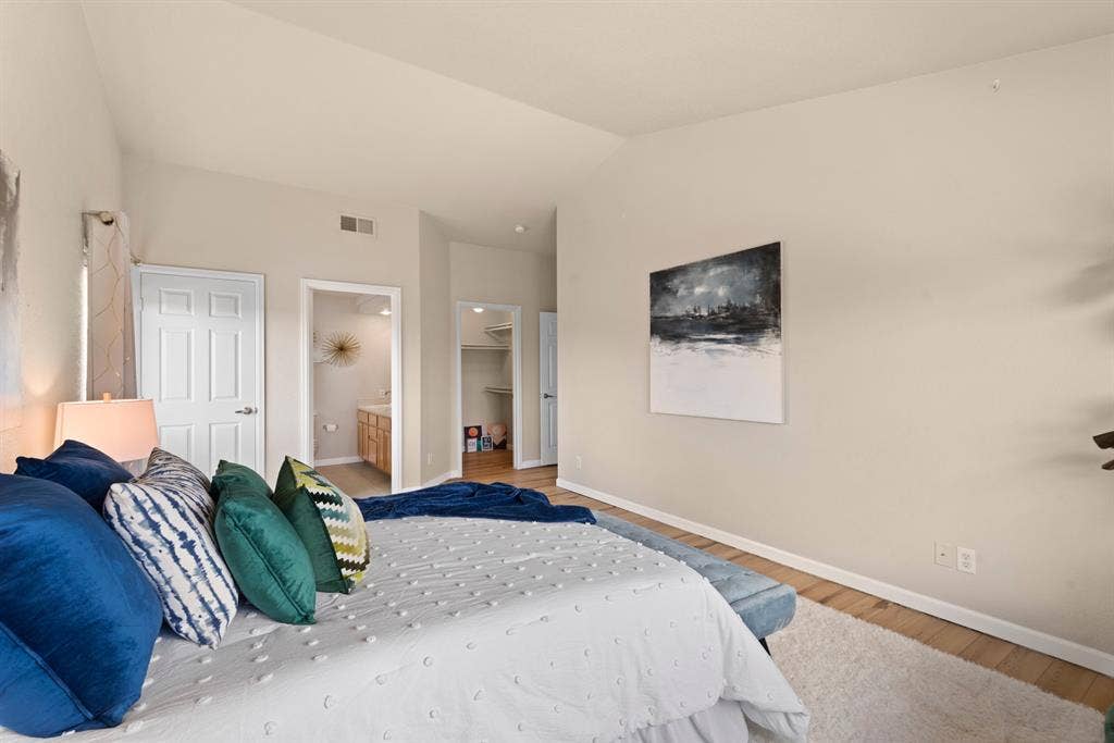 Private master suite, gated, $1200