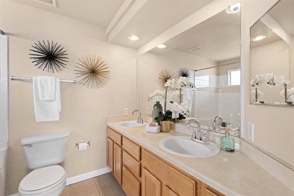 Private master suite, gated, $1200