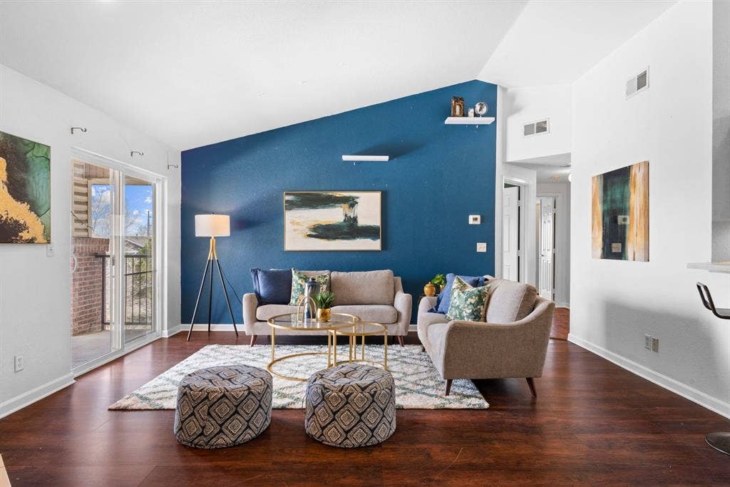 Private master suite, gated, $1200