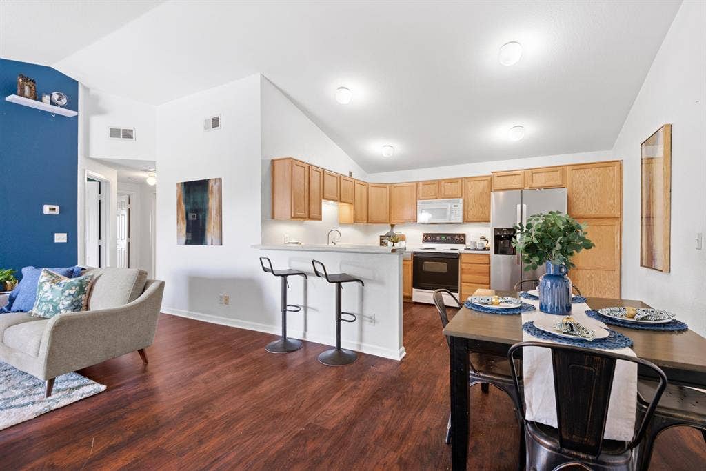 Private master suite, gated, $1200