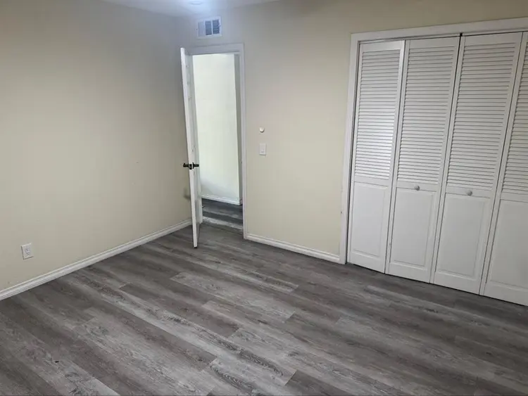 2 bedroom 2 bathrooms apt for share