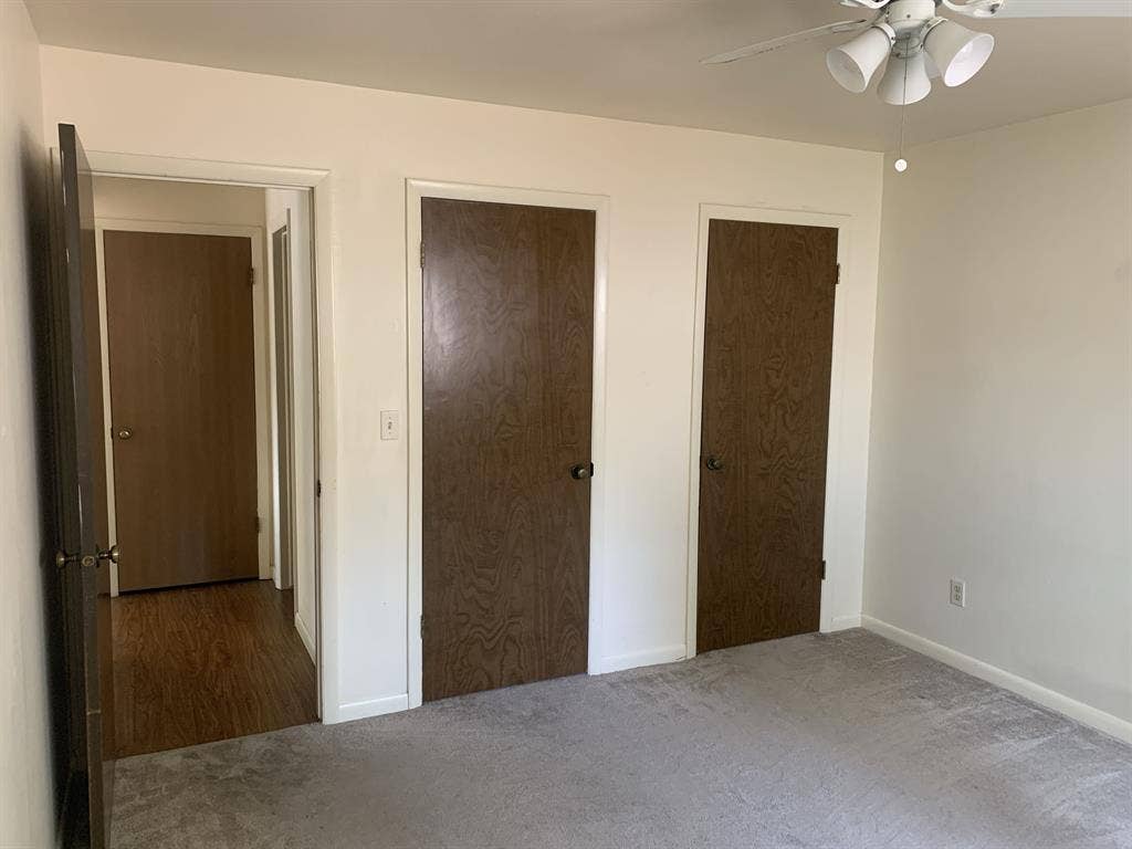 One room for rent. 723$ per month