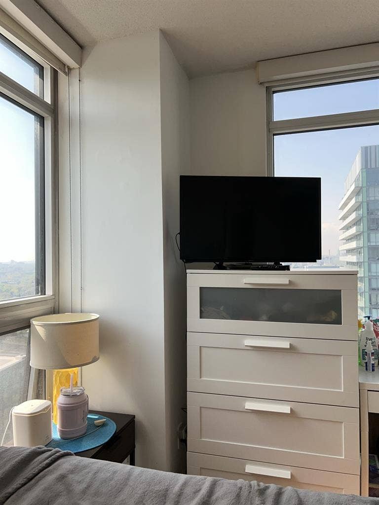 ISO: Roommate in 2bd + den + 1 bth