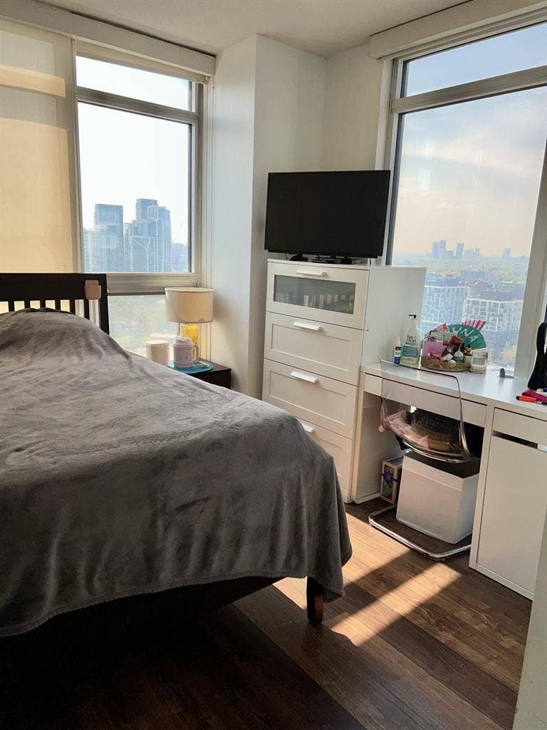 ISO: Roommate in 2bd + den + 1 bth