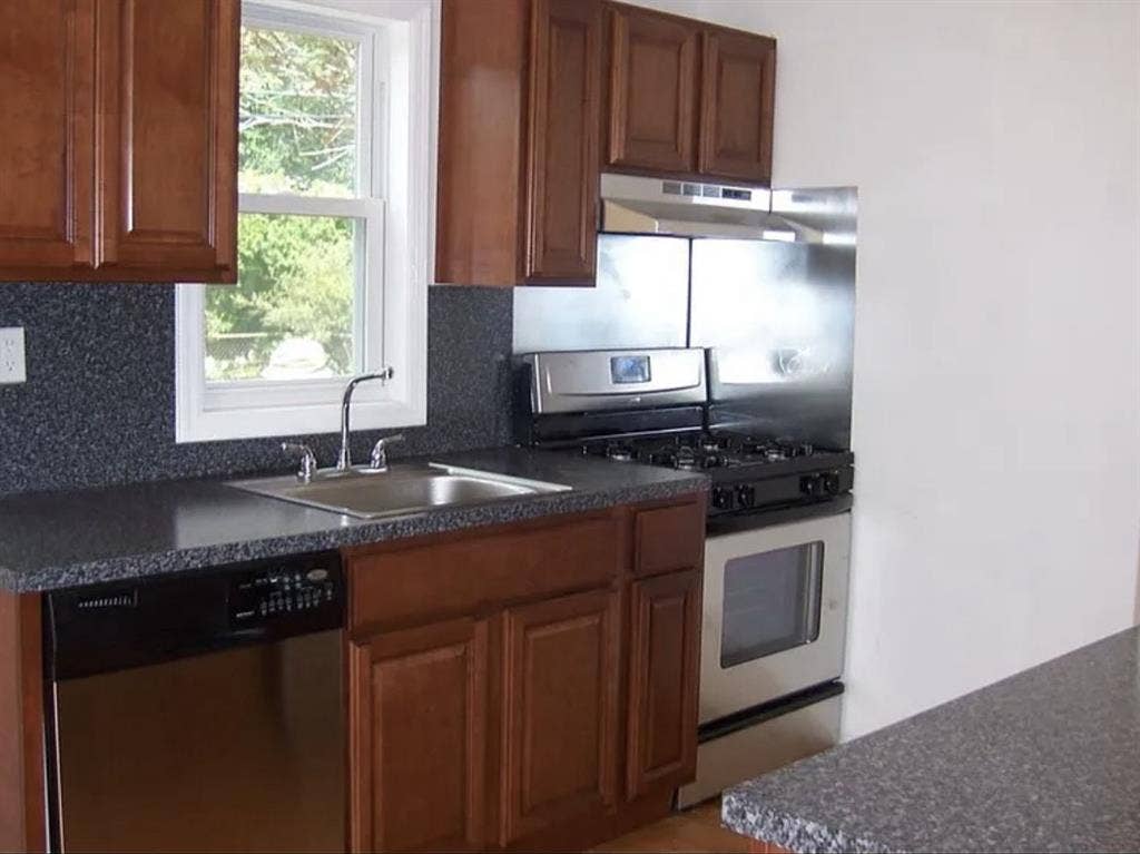 Room for rent 15 minutes from NYIT