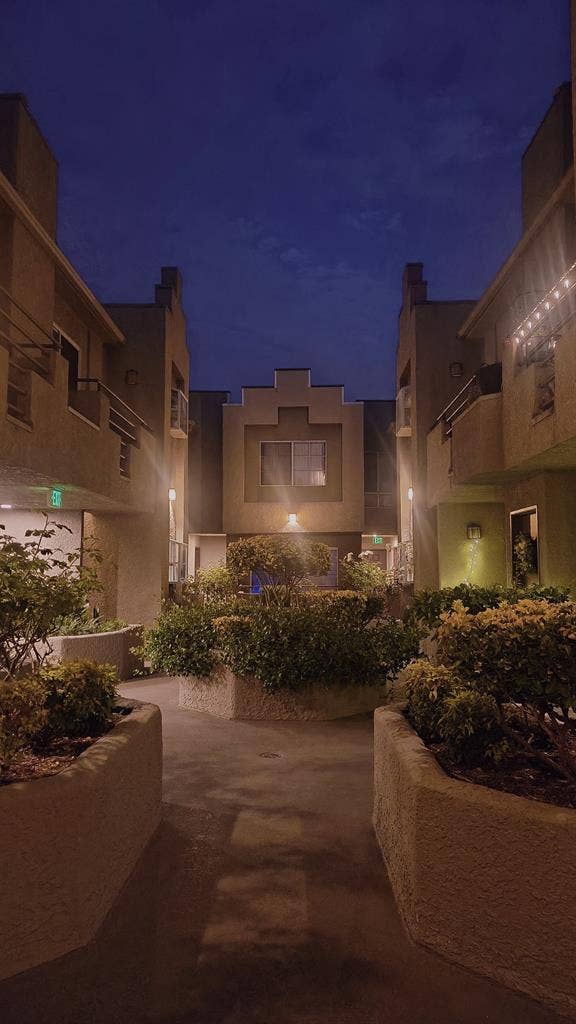Room avail. Aug 1st - LGBT friendly