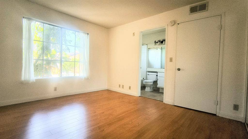 Room available ASAP - LGBT friendly