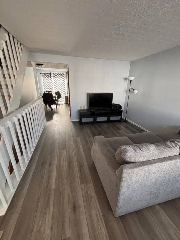 Looking for a Roommate - Townhouse
