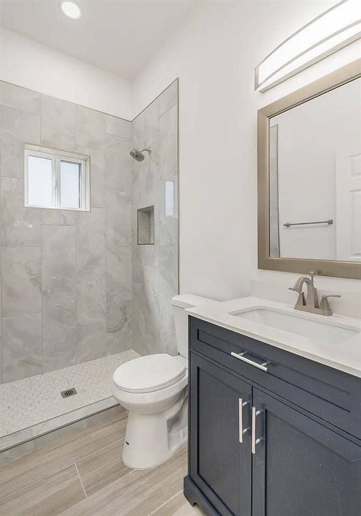 RENTAL HOUSE - 2 bed/1 bath
