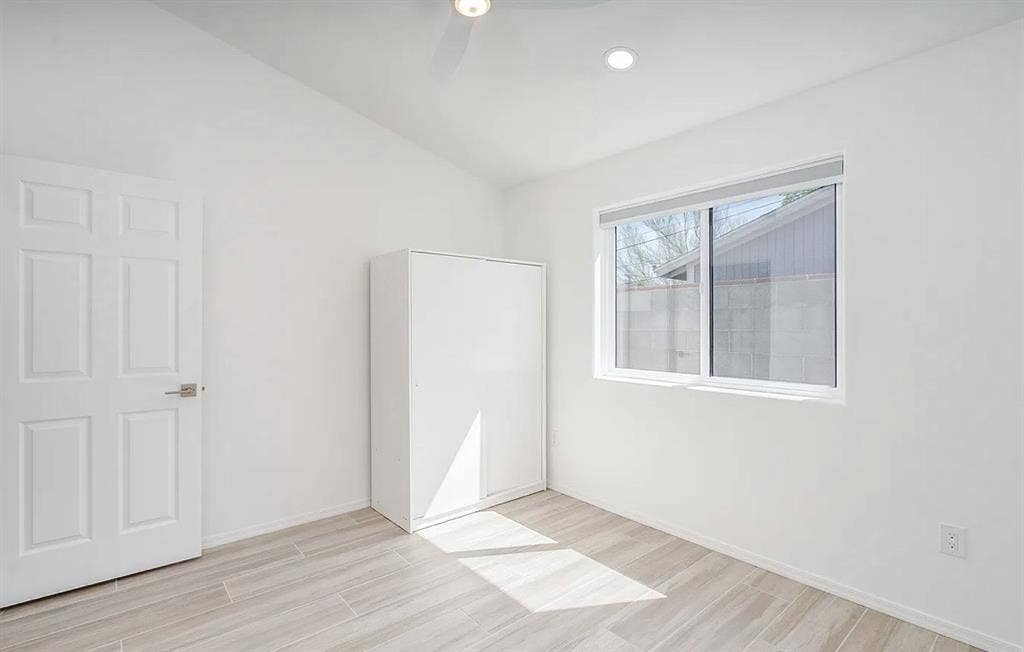 RENTAL HOUSE - 2 bed/1 bath