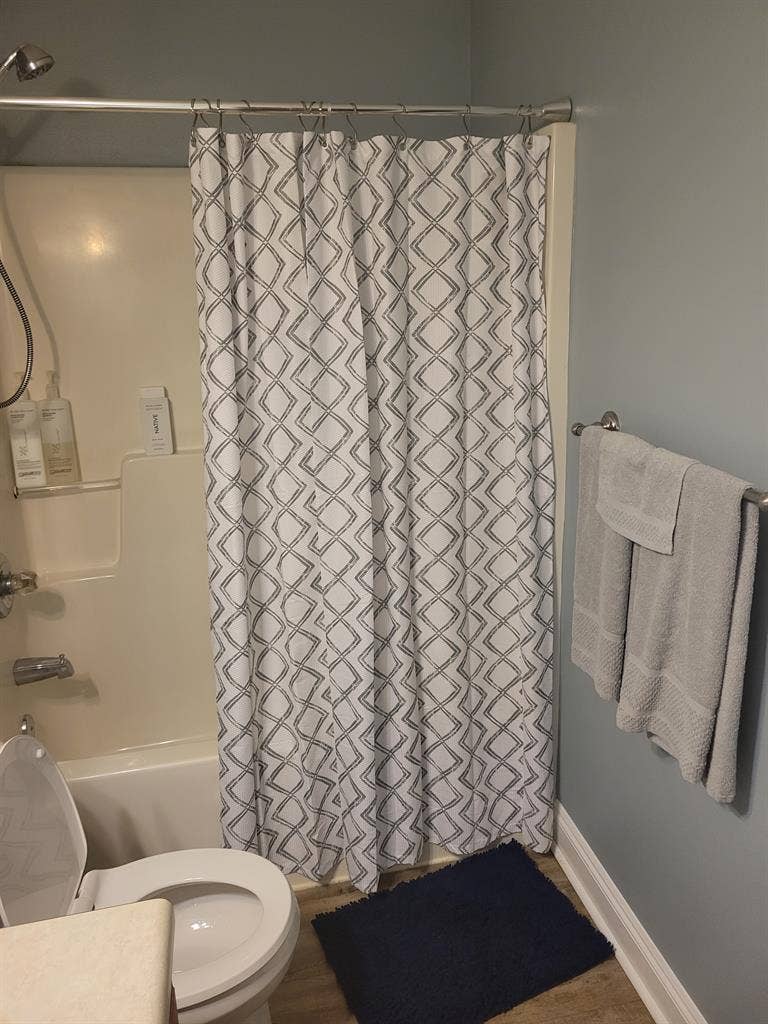 Single bedroom/bathroom