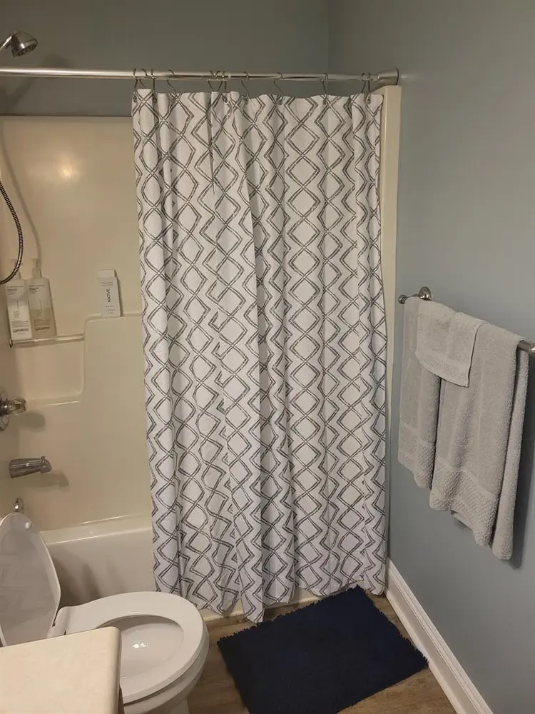 Single bedroom/bathroom