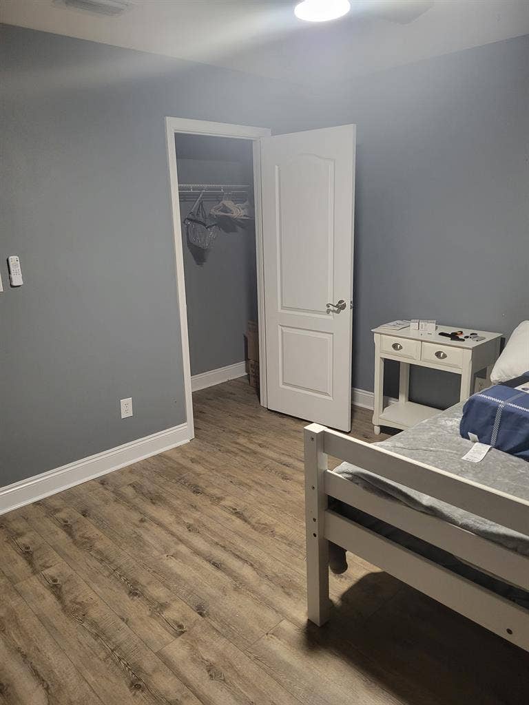 Single bedroom/bathroom