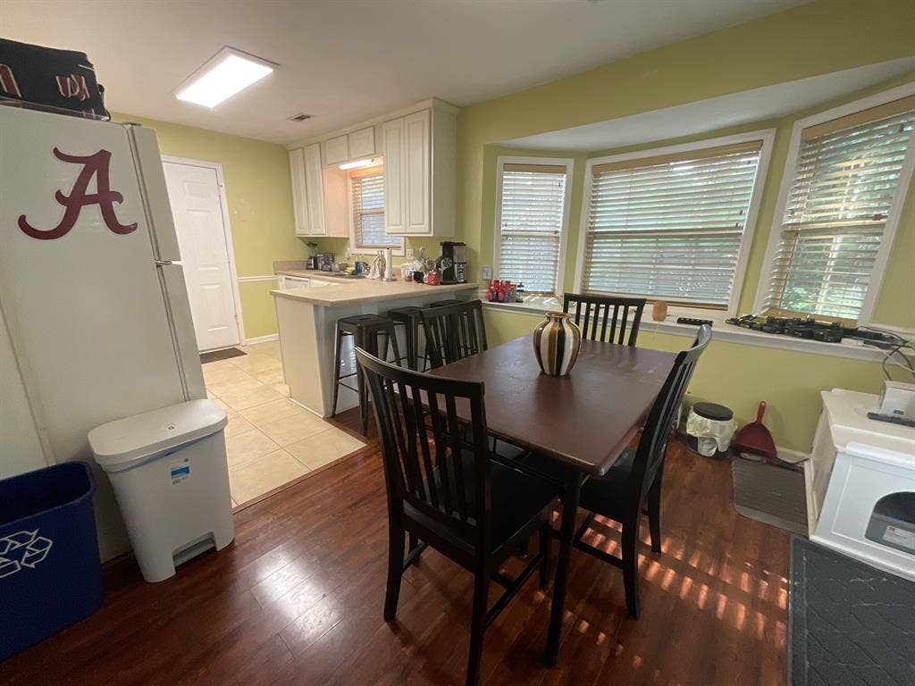 Private Bed and Bath in Quiet Area