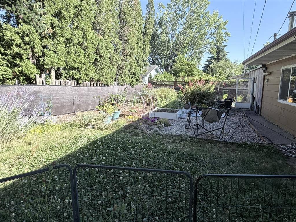 2 Private Rooms in Gresham Home