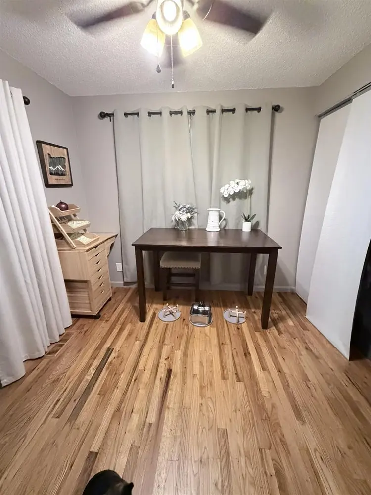 Updated Room in Gresham Home