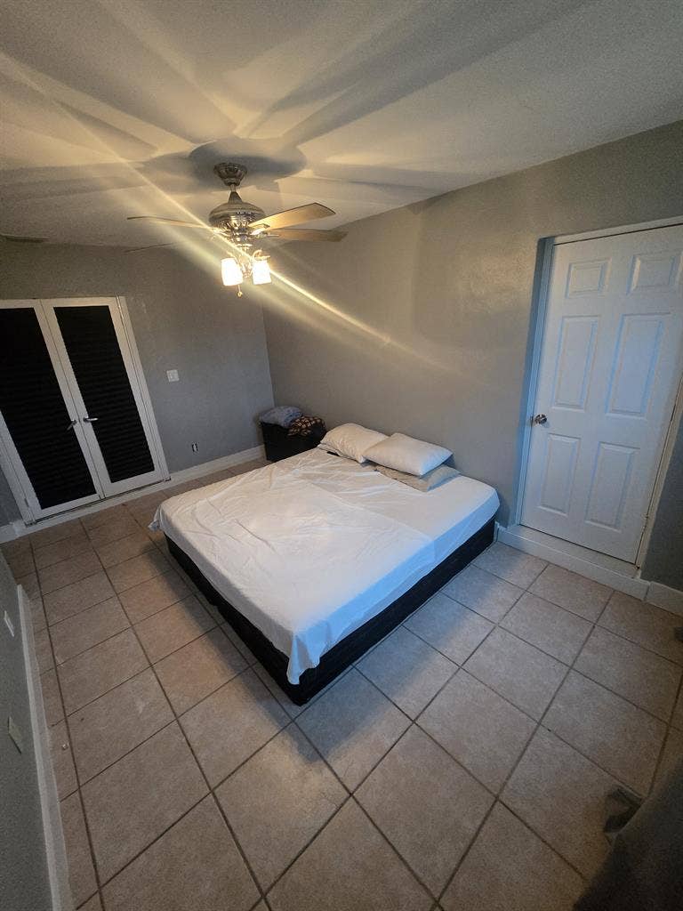 Room available for 1 person