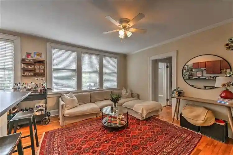 1BED 1BATH CHARMING APARTMENT