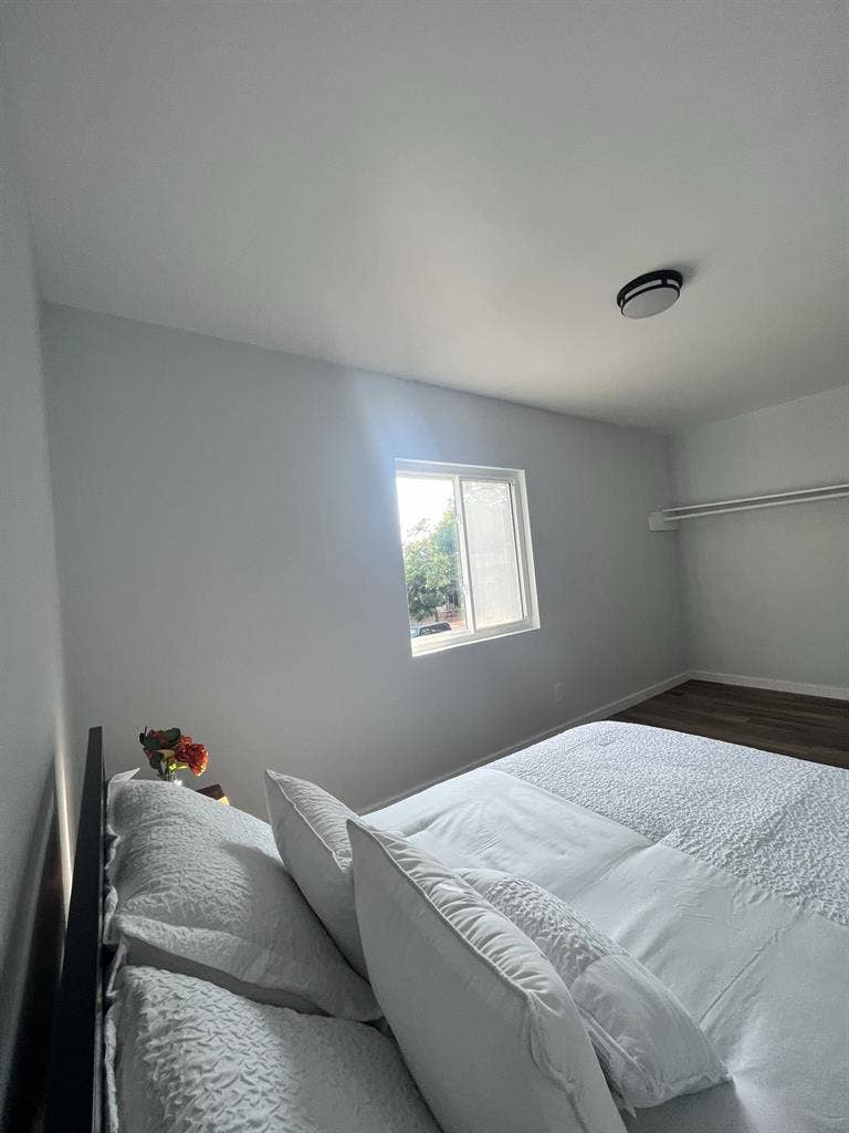 Prime location- Private Room!