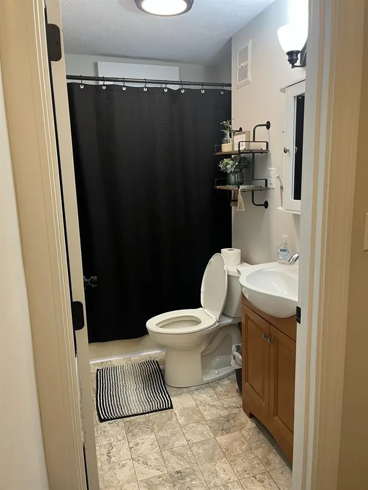Looking for a Roommate!