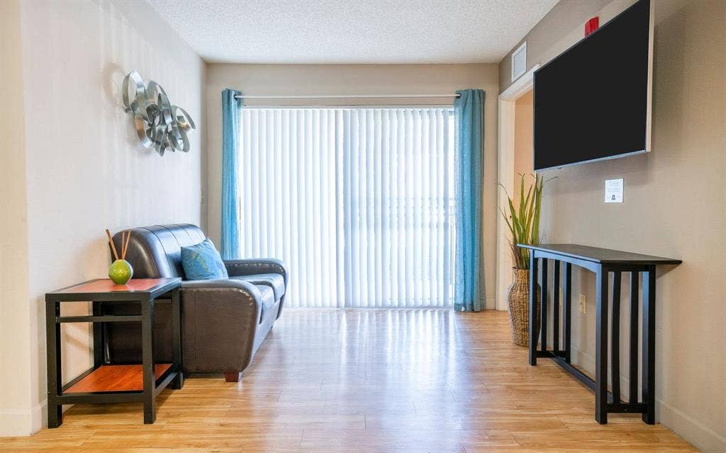 LEASE TAKEOVER – KNIGHTS CIRCLE