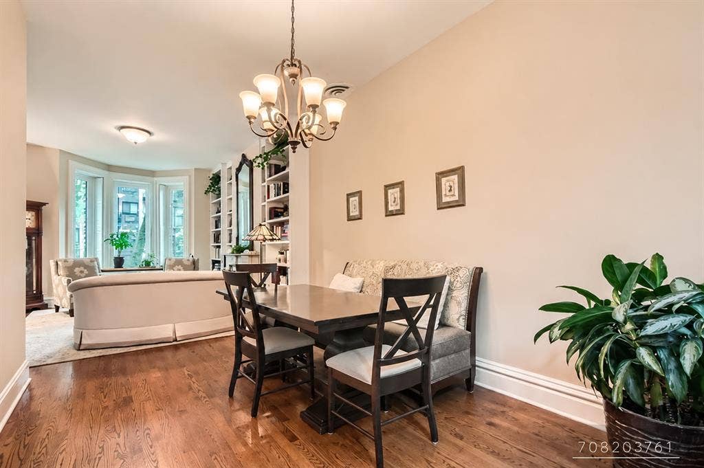 Room available in Lincoln Park