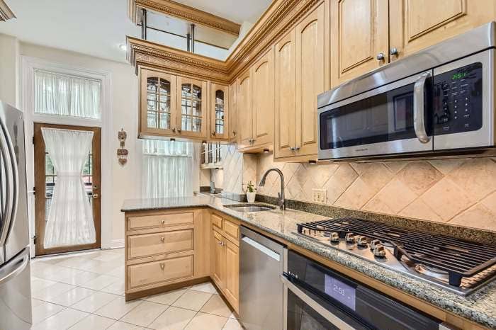 Room available in Lincoln Park
