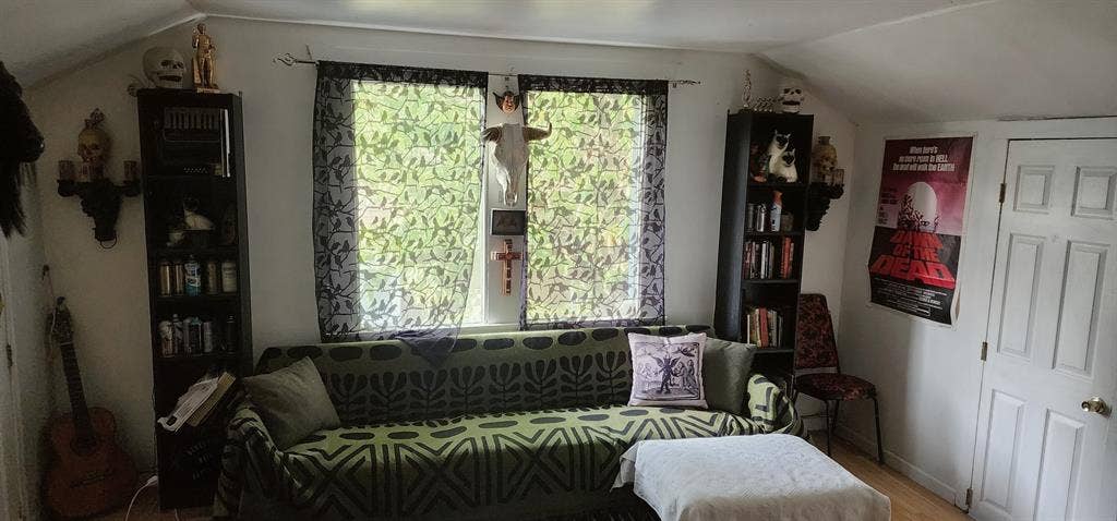 Large West Seattle House seeks 3rd