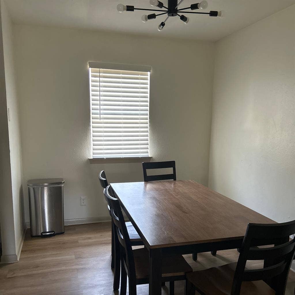 Nice quiet room for rent