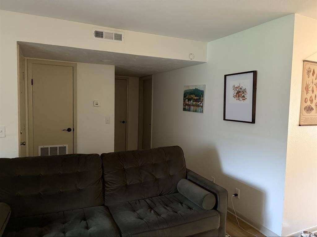 Nice quiet room for rent