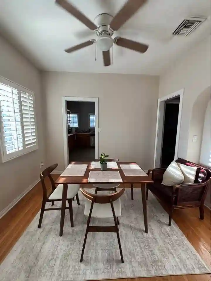Beautiful room in a 2bd 1 bath