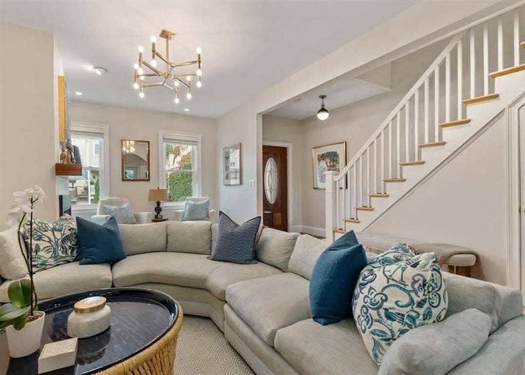 Private Room in South Boston Home