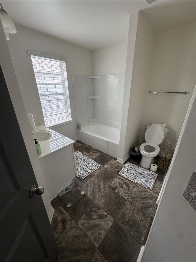 Beautiful clean 3 bedroom townhouse