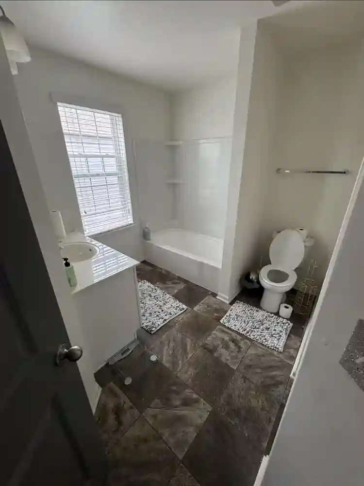 Beautiful clean 3 bedroom townhouse