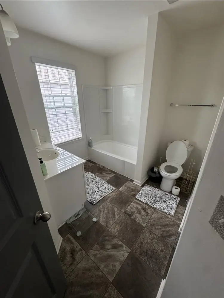 Beautiful clean 3 bedroom townhouse