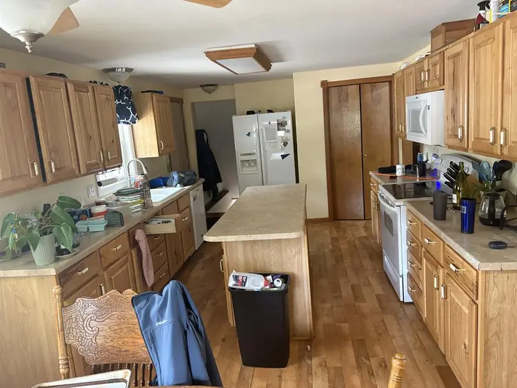 Grad Student Seeking 1-2 Roommates