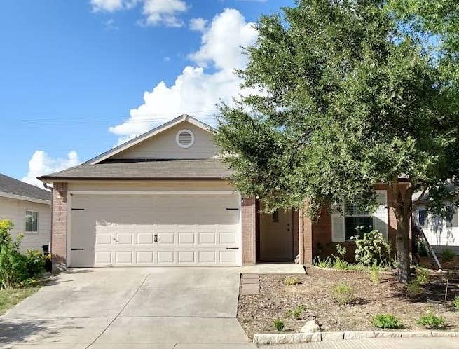 Room for Rent near UTSA!