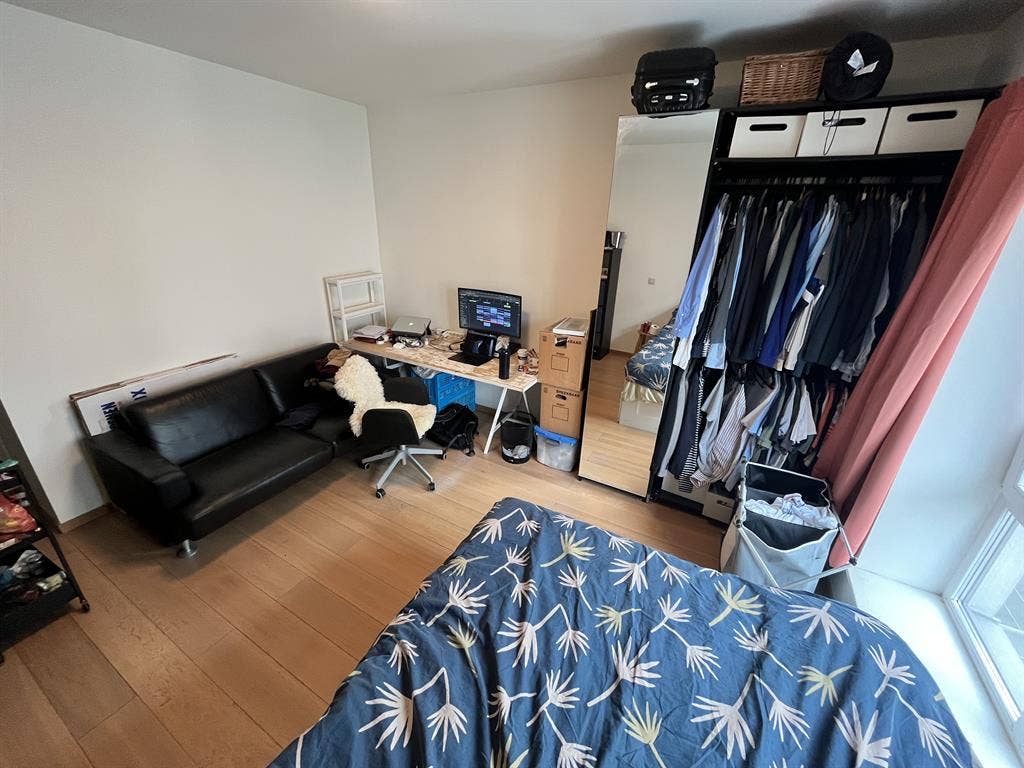 Nice big room in Schaarbeek