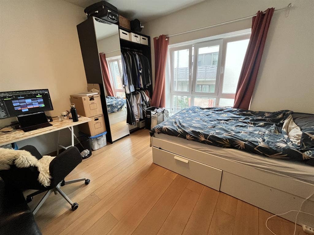 Nice big room in Schaarbeek
